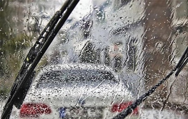 科目二、科目三遇到下雨天應(yīng)該怎樣做？考試順利會通過