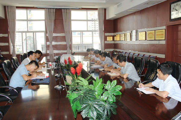 市交通運輸局黨組書記、局長馬潤同志對隴運集團公司全面從嚴治黨及黨風(fēng)廉政建設(shè)進行專題調(diào)研