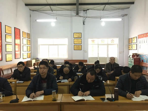 隴運(yùn)集團(tuán)公司黨委組織開展黨課輔導(dǎo)和理論學(xué)習(xí)中心組(擴(kuò)大)學(xué)習(xí)教育活動(dòng)