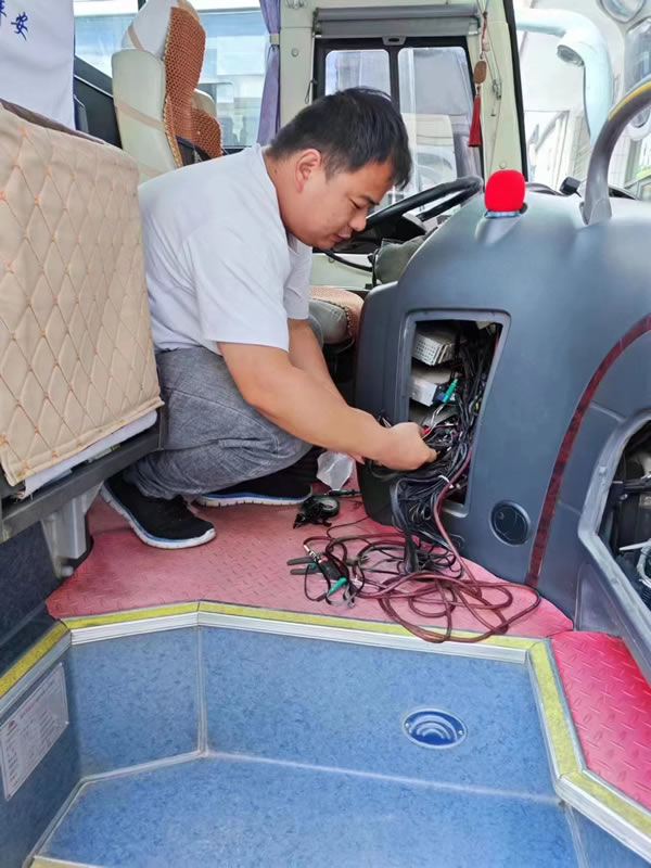 【三抓三促進(jìn)行時(shí)】隴運(yùn)集團(tuán)成縣客運(yùn)公司扎實(shí)開展“兩客一?！避囕v動(dòng)態(tài)監(jiān)控專項(xiàng)整治工作